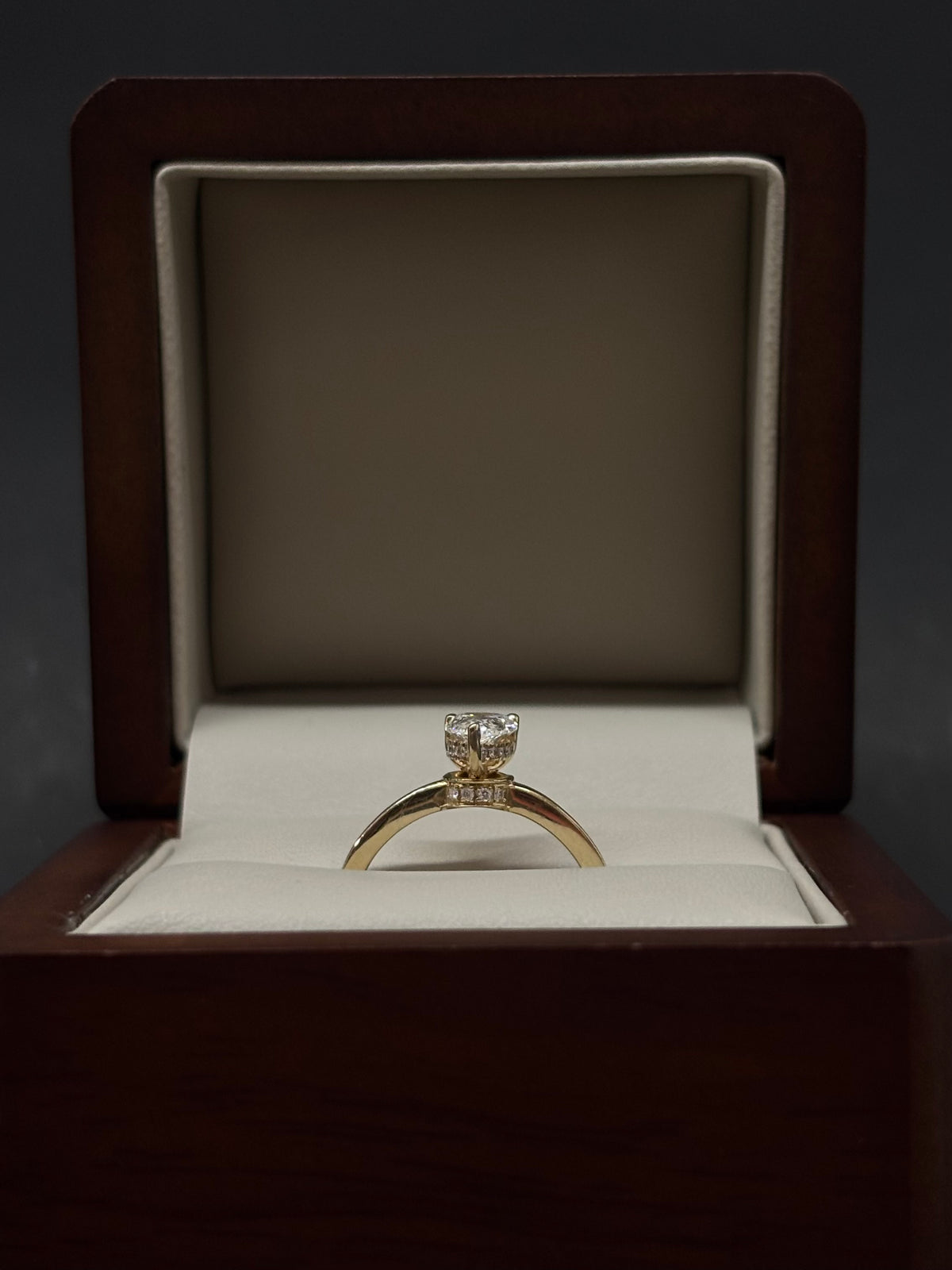 Anillo Oro Amarillo 14k - 0.84 ct Brillante de Laboratio
