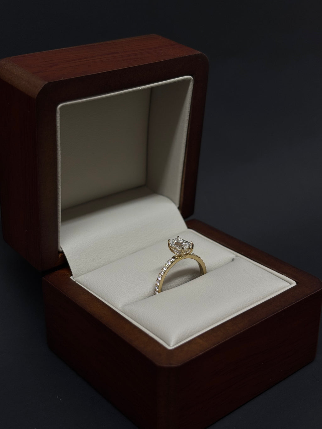 Anillo Oro Amarillo 14k - 0.88 ct Brillante de Laboratio