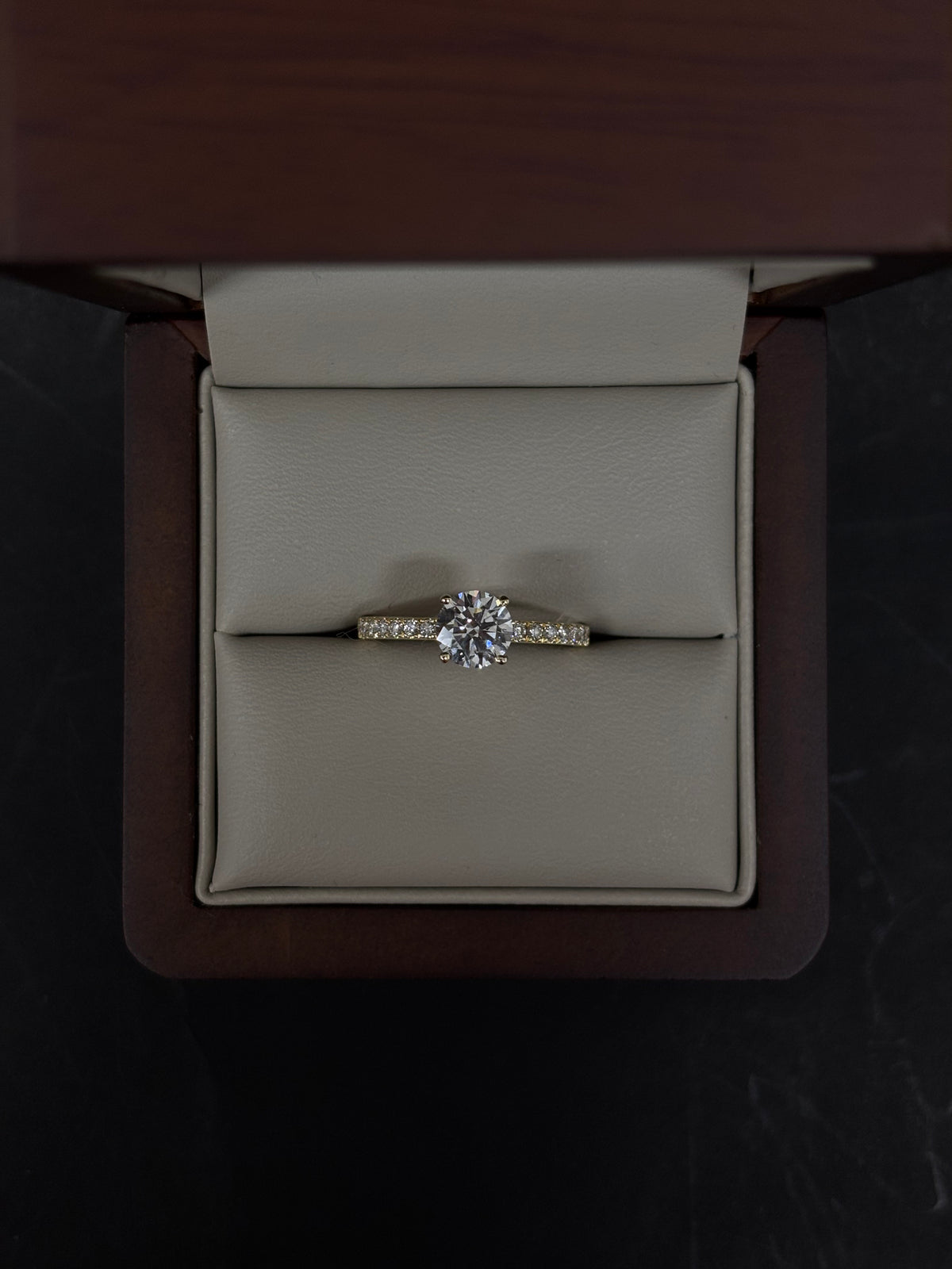 Anillo Oro Amarillo 14k - 0.78 ct Brillante de Laboratio