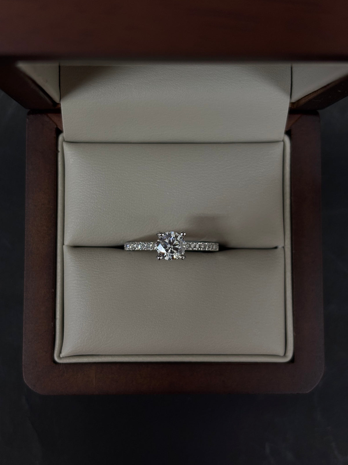 Anillo Oro Blanco 14k - 0.78 ct Brillante de Laboratio