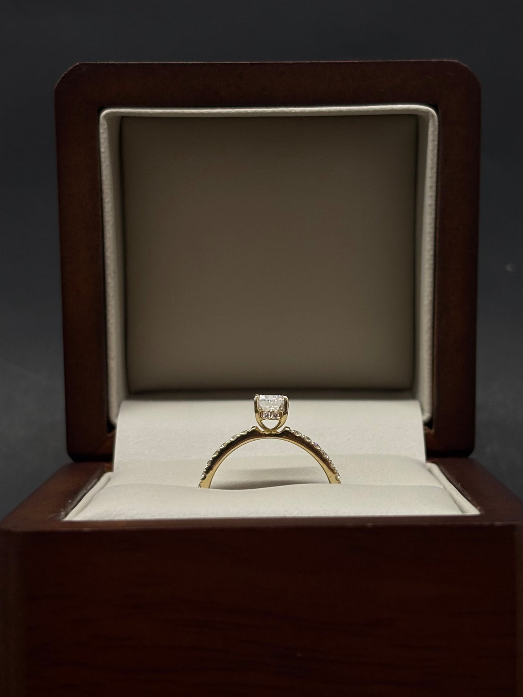 Anillo Oro Amarillo 14k - 0.88 ct Brillante de Laboratio