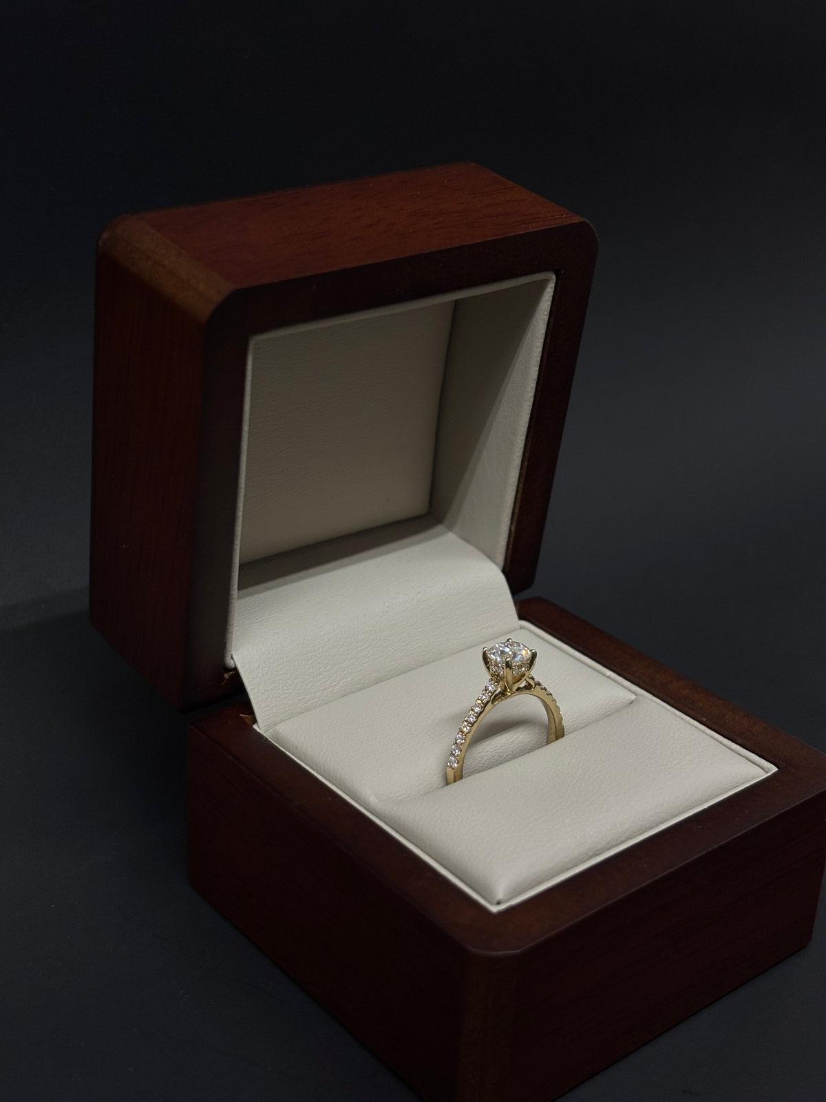 Anillo Oro Amarillo 14k - 0.79ct Brillante de Laboratio
