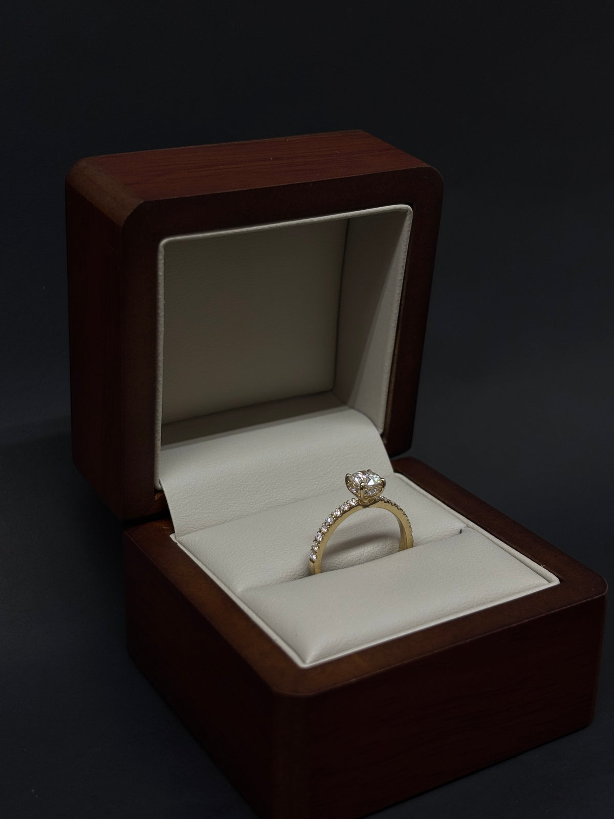 Anillo Oro Amarillo 14k - 0.84 ct Brillante de Laboratio