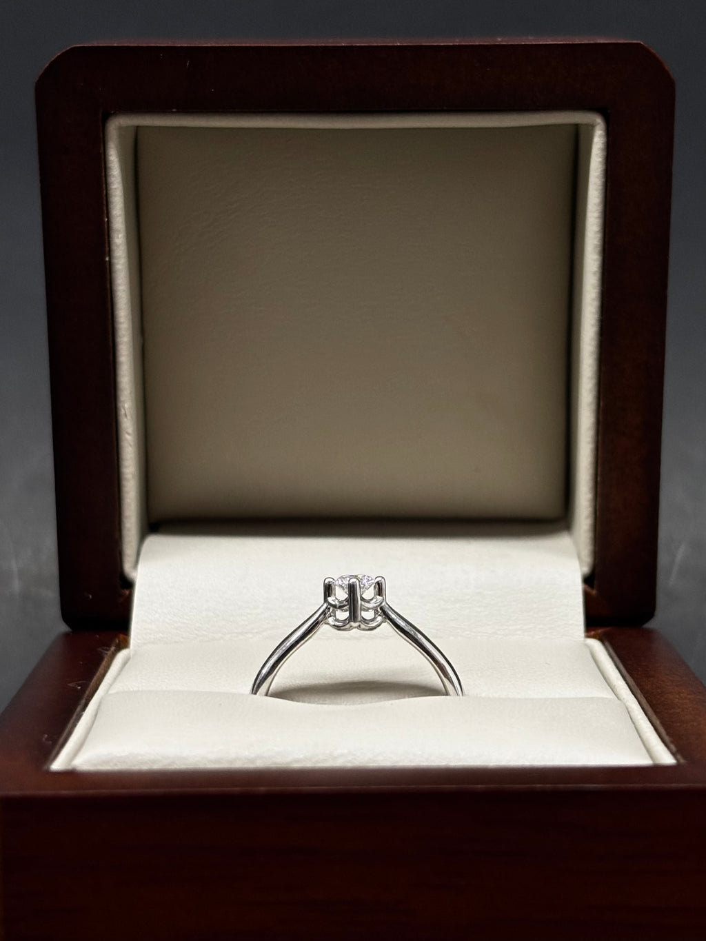 Anillo Oro Blanco 18k - 0.20ct Brillante Natural