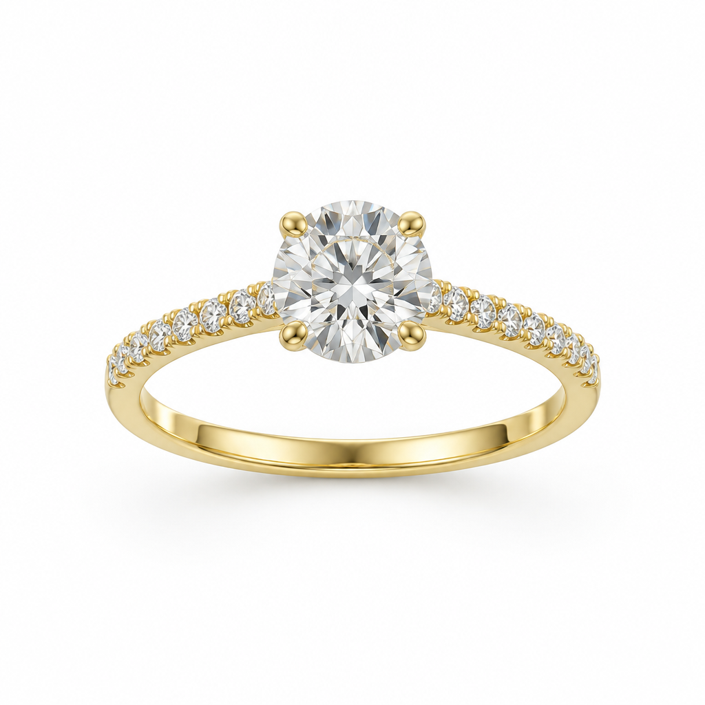 Anillo de oro amarillo sobre fondo blanco con una inclinación controlada de 15°